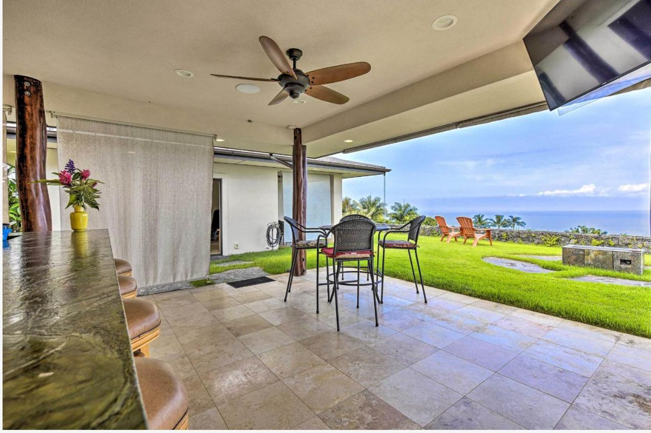 Sweeping Ocean Views Ideal Location Gated Villa Kailua-Kona Exterior photo